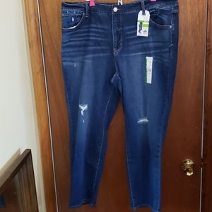 Mid-Rise distressed time & tru Jeans